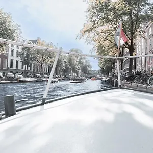  Botel Aqua